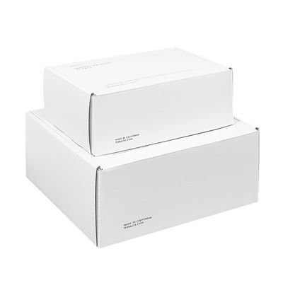 Vêtements pour animaux de compagnie personnalisés Boîte d'emballage de harnais pour chiens Boîte pliante courrier blanc
