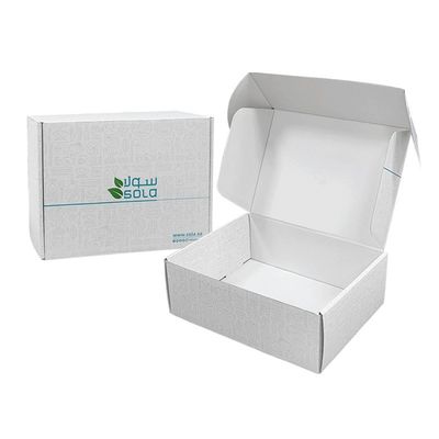 Boîte en carton ondulé CMYK personnalisée pour l'expédition de vêtements de grande taille et l'emballage personnalisé