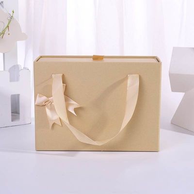 OEM accepté. échantillon gratuit portable vide glisse à l'extérieur de l'emballage type tiroir rigide boîte cadeau sac avec ruban