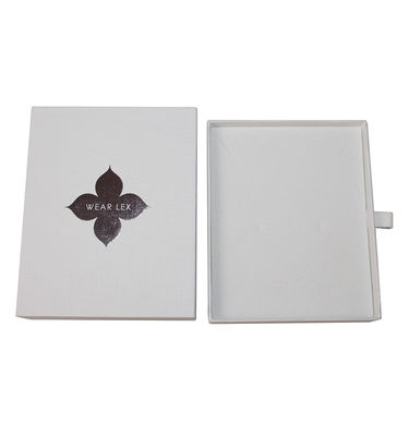 Autres cadeaux artisanaux Finition de surface boîte blanche brillante avec logo en feuille chaude argent noir