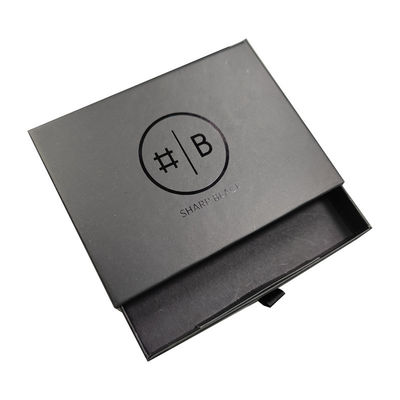 Boîte cadeau de luxe noire scellée magnétique avec finition mate et matériau en carton