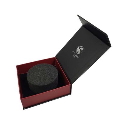Exemple de Dongguan de luxe en cuir pour animaux de compagnie Collier de chien et de chat Les liens personnalisés Boîte cadeau Emballage