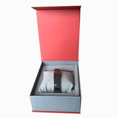 Commande personnalisée acceptée boîte à volets magnétiques pour emballage de vêtements en carton pliable