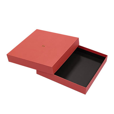 Couvercle rouge et base épaule cou boîte T-shirt vêtements écharpe emballage vêtements luxe boîte rigide pour vêtements écharpe