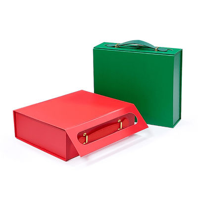 Boîte cadeau personnalisée en carton recyclable avec poignée en cuir pratique