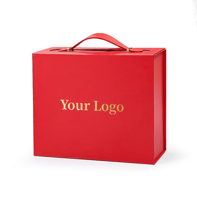 Boîte cadeau personnalisée en carton recyclable avec poignée en cuir pratique