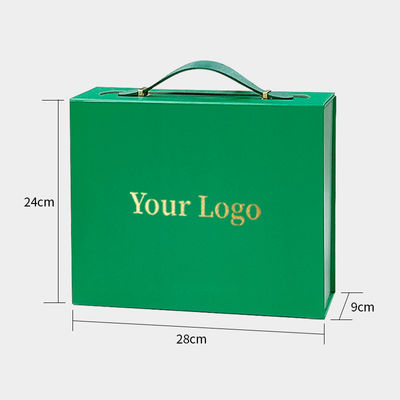 Boîte cadeau personnalisée en carton recyclable avec poignée en cuir pratique