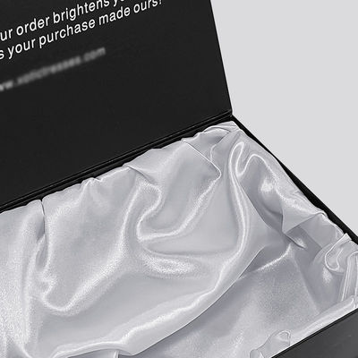 Boîte magnétique noire personnalisée haut de gamme vêtements carton boîte cadeau boîte d'emballage de cheveux humains boîte d'emballage avec soie satinée