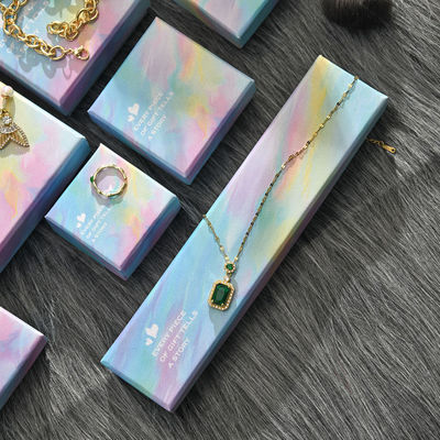 Logo personnalisé Boîtes à bijoux Collier pour femmes Boucles d'oreilles Bague magnifiquement emballé Ensemble complet de boîtes cadeaux en papier