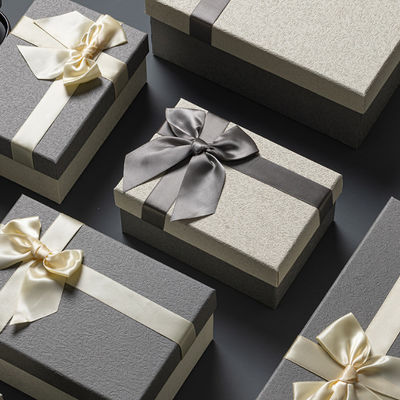 Boîte cadeau haut de gamme Emballage Taille personnalisable Pour la Saint-Valentin La fête des mères Boîte cadeau décoration arc noir blanc