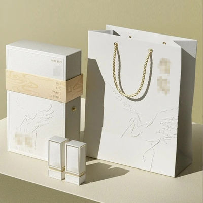 Impression personnalisée Cosmétique rouge à lèvres respectueux de l'environnement Three-in-one Lip Gloss Packaging Gift Set Packaging Box