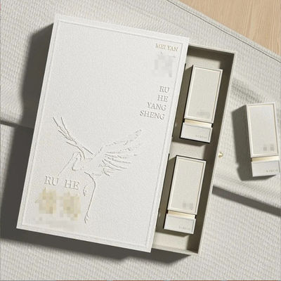 Impression personnalisée Cosmétique rouge à lèvres respectueux de l'environnement Three-in-one Lip Gloss Packaging Gift Set Packaging Box