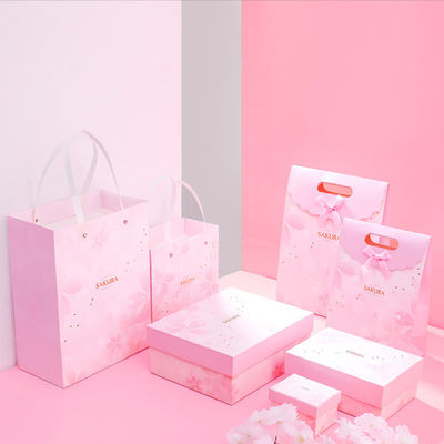 Sacs de magasinage populaires Offset Impression Emballage Sac cadeau en papier avec poignée