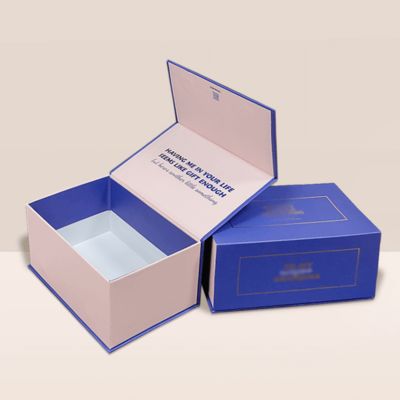 Boîtes cadeaux de luxe magnétiques carrées bleues avec logo personnalisé pour bijoux