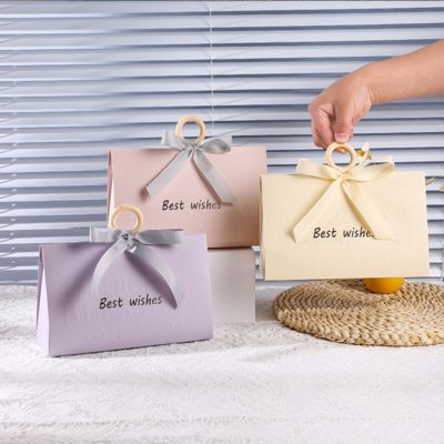 Logo personnalisé boîte pliante unique parfum de luxe emballage dur pour les parfums cosmétiques vêtements et bijoux