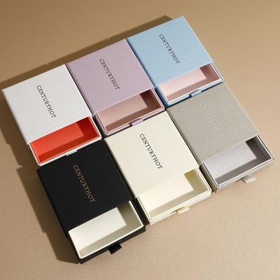 Emballage de boîte à bijoux de luxe Logo personnalisé Boîtes cadeaux de bijoux personnalisées Boîte d'emballage de bijoux élégante et haut de gamme pour femmes