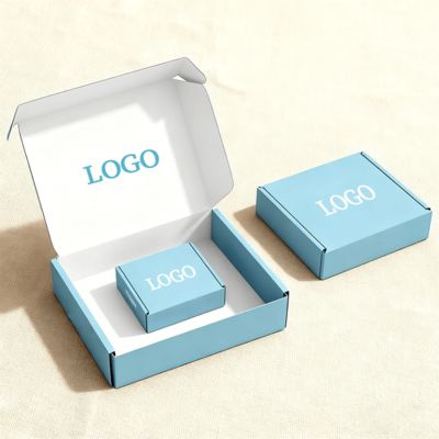 Boîte en carton ondulé personnalisée pour chaussures, vêtements, pliage, expédition et emballage avec pelliculage brillant et doublure en éponge